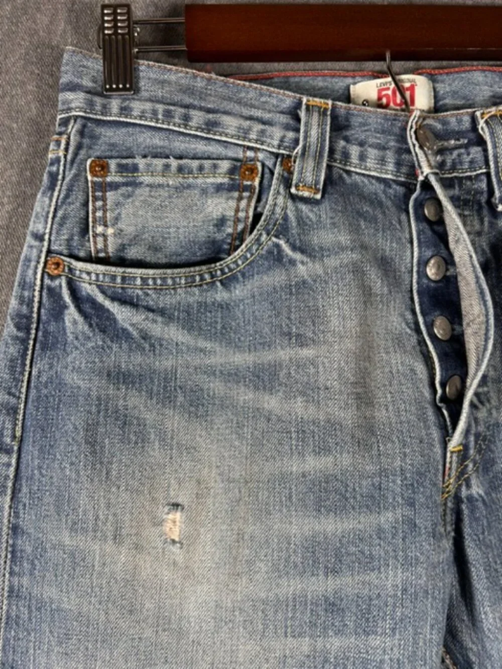 Levi's 501 Straight Leg Button Fly Unisex Sz 31x32 Y2K Distressed Red Inner
